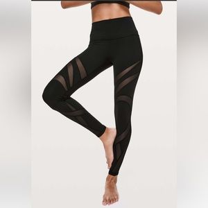 EUC Lululemon Wunder Under leggings